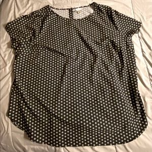 Woman’s AVA & VIV Dress shirt.